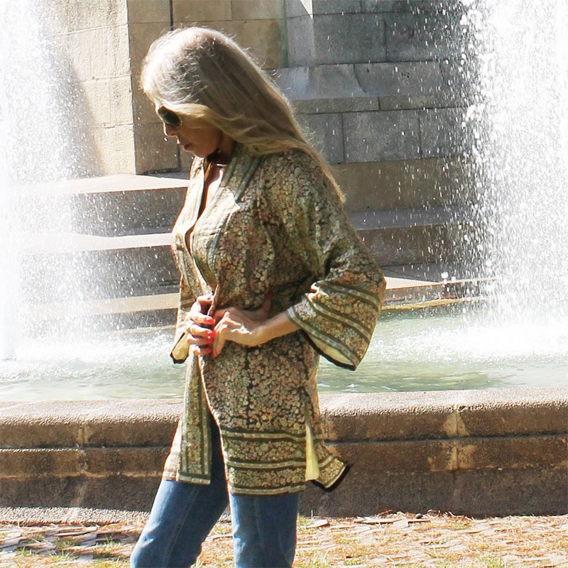 kimono-de-seda-y-forro-marrón-estampado-liberty-julunggul-3