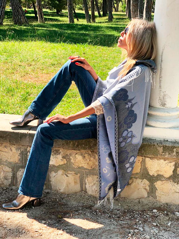 poncho-azul-de-julunggul-1
